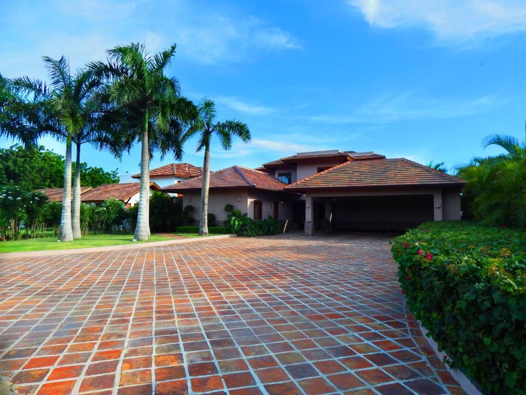 Classic Four-Bedroom Villa Golf Cart