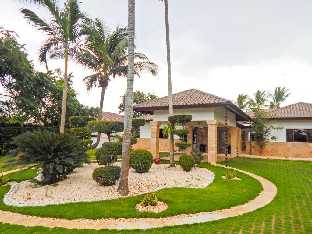 Classic Five-Bedroom Villa Golf Cart